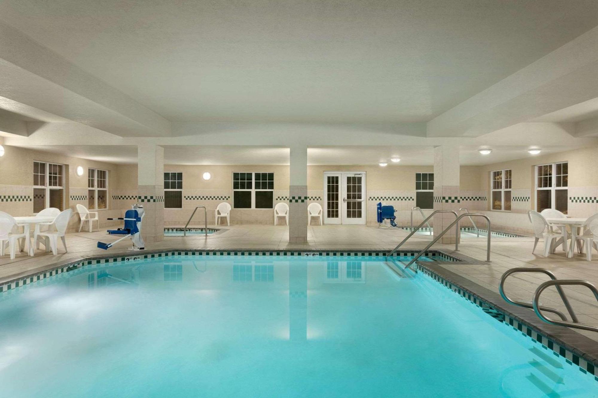 Country Inn & Suites By Radisson, Boise West - Meridian Exterior photo
